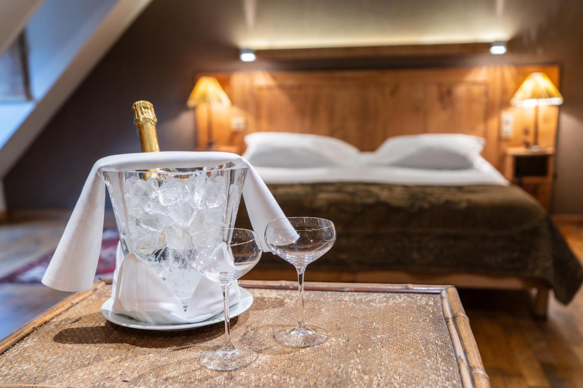 L'Absinthe Hotel Онфлёр Экстерьер фото